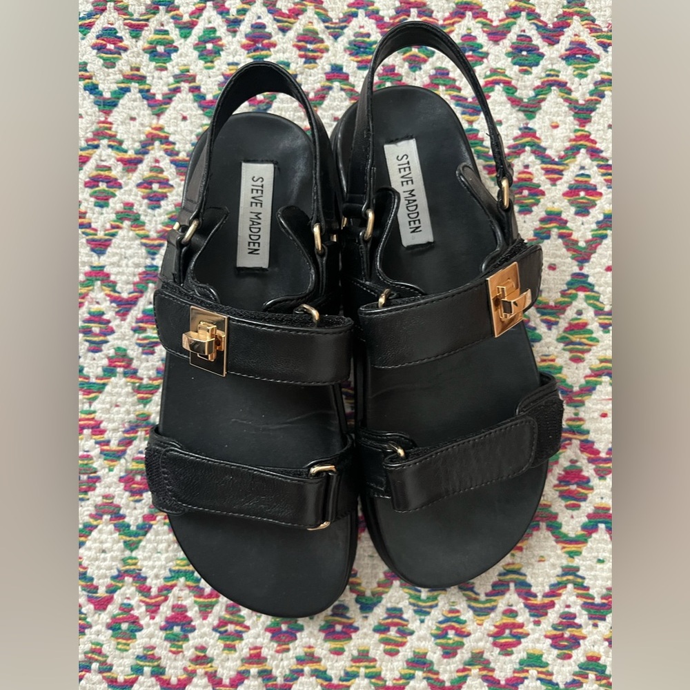 Steve Madden flat black leather sandals sz 8.5